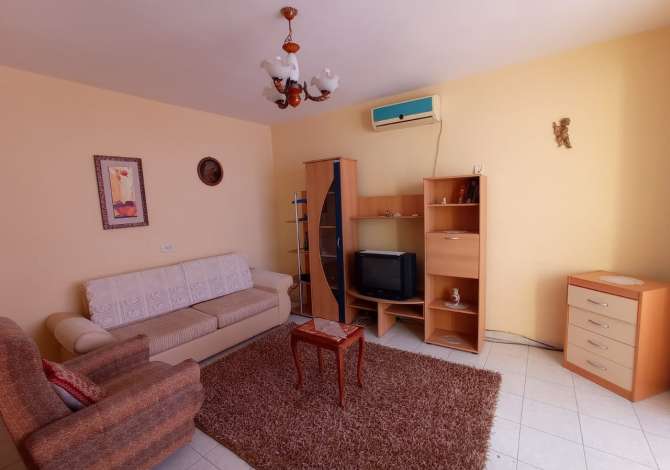 Shtepi me qera  ne Tirane, 1+1, Mobilimi E mobiluar, Pagesa 33,000  Leke.