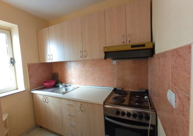 Shtepi me qera  ne Tirane, 1+1, Mobilimi E mobiluar, Pagesa 33,000  Leke.