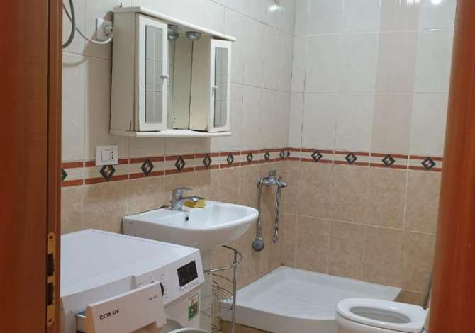 Shtepi me qera  ne Tirane, 1+1, Mobilimi E mobiluar, Pagesa 350  Euro.