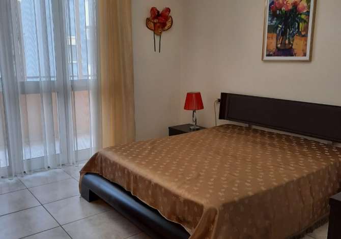 Shtepi me qera  ne Tirane, 1+1, Mobilimi E mobiluar, Pagesa 350  Euro.