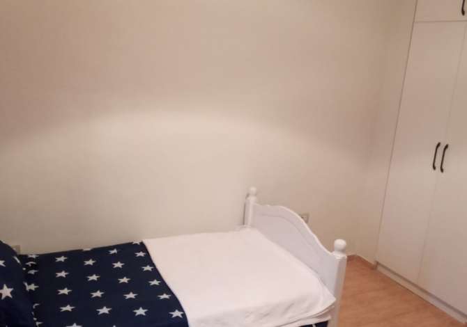 Shtepi me qera  ne Tirane, 2+1, Mobilimi E mobiluar, Pagesa 350  Euro.