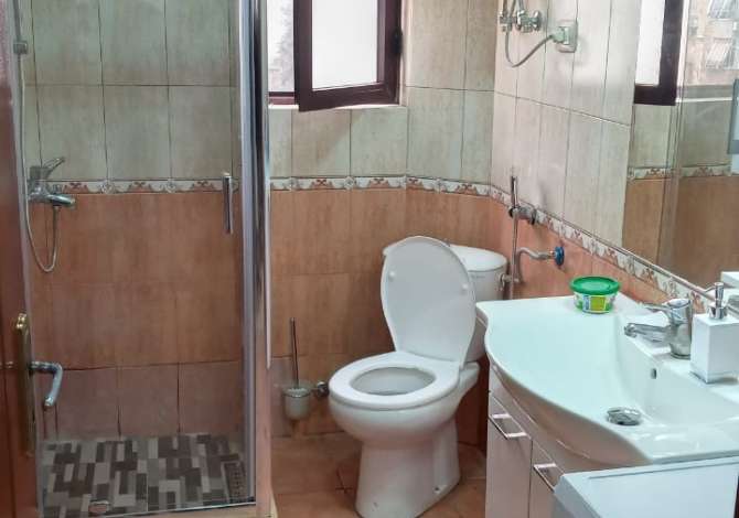 Shtepi me qera  ne Tirane, 2+1, Mobilimi E mobiluar, Pagesa 350  Euro.