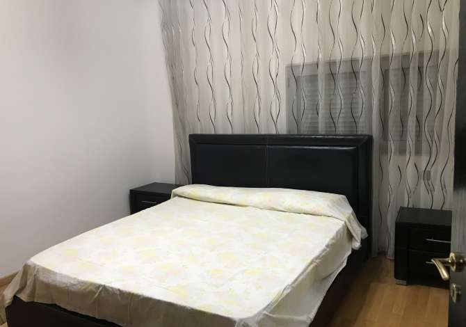Shtepi me qera Apartament ne Tirane, 2+1, Mobilimi E mobiluar, Pagesa 550  Euro.