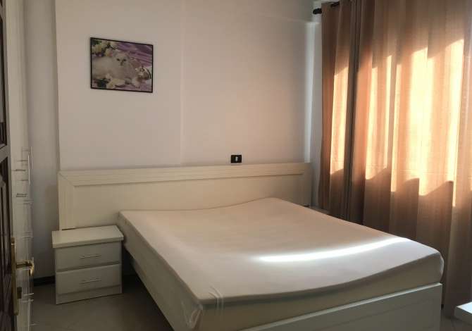 Shtepi me qera Apartament ne Tirane, 1+1, Mobilimi E mobiluar, Pagesa 400  Euro.