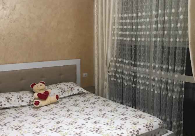 Shtepi ne shitje  ne Tirane, 1+1, Mobilimi E mobiluar, Pagesa 77,000  Euro.