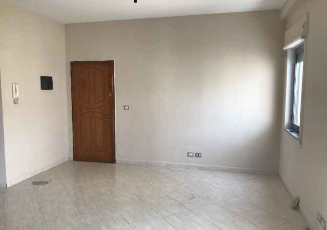 Shtepi ne shitje  ne Tirane, 2+1, Mobilimi Bosh, pa mobiluar, Pagesa 77,000  Euro.