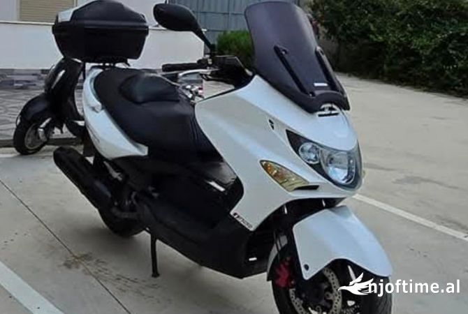 Motorra ne shitje  ne Tirane - 1,900 Euro