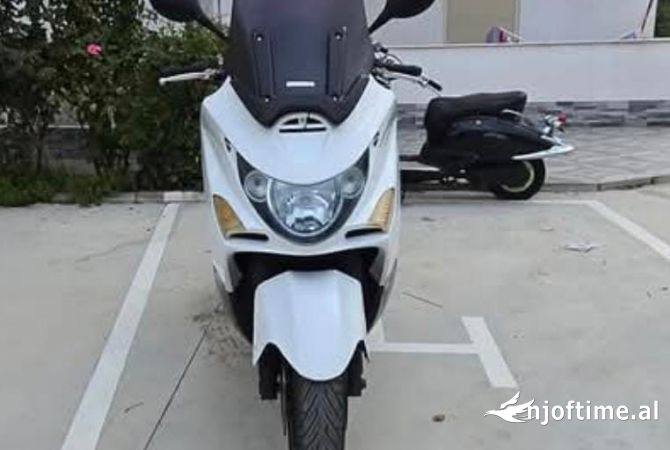Motorra ne shitje  ne Tirane - 1,900 Euro