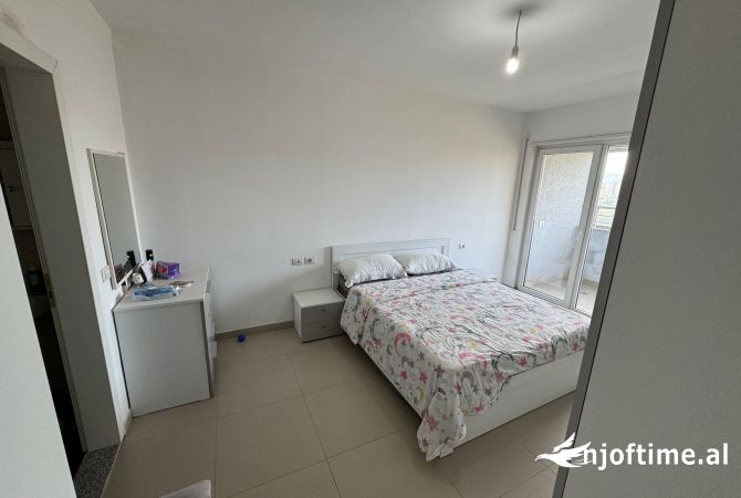 Shtepi ne shitje Apartament ne Tirane, 2+1, Mobilimi E mobiluar, Pagesa 134,900  Euro.