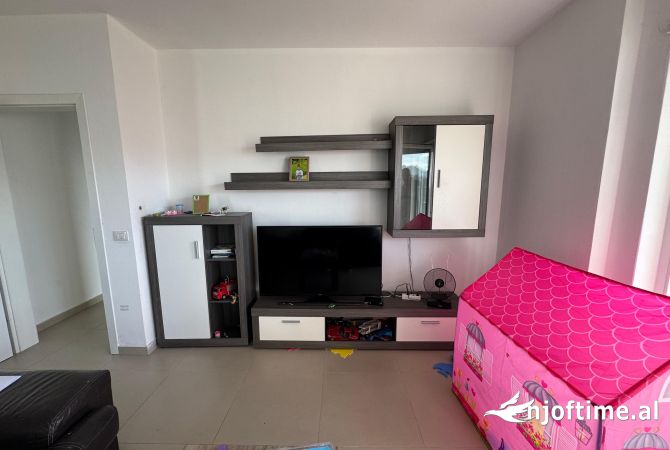Shtepi ne shitje Apartament ne Tirane, 2+1, Mobilimi E mobiluar, Pagesa 134,900  Euro.