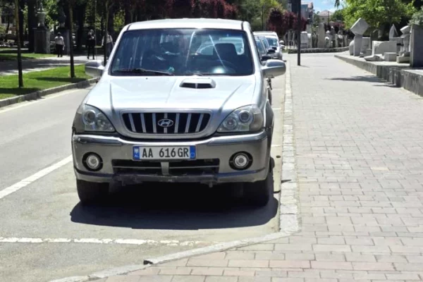 Cars for sale in Korca - 400,000 Leke