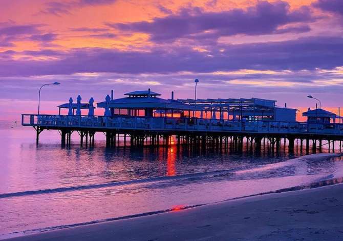 Njoftime Pune ne Durres, Profesioni - Bartender/e - Banakier/e - Hostess - Ndihmes/e kuzhinier - Kamarier/e - Mirembajtes/e , , Pagesa 80,000  Leke.