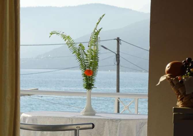 Njoftime Pune ne Himare, Profesioni Banakier/e, Kamarier/e, Sanitare , , Pagesa Me Marreveshje.