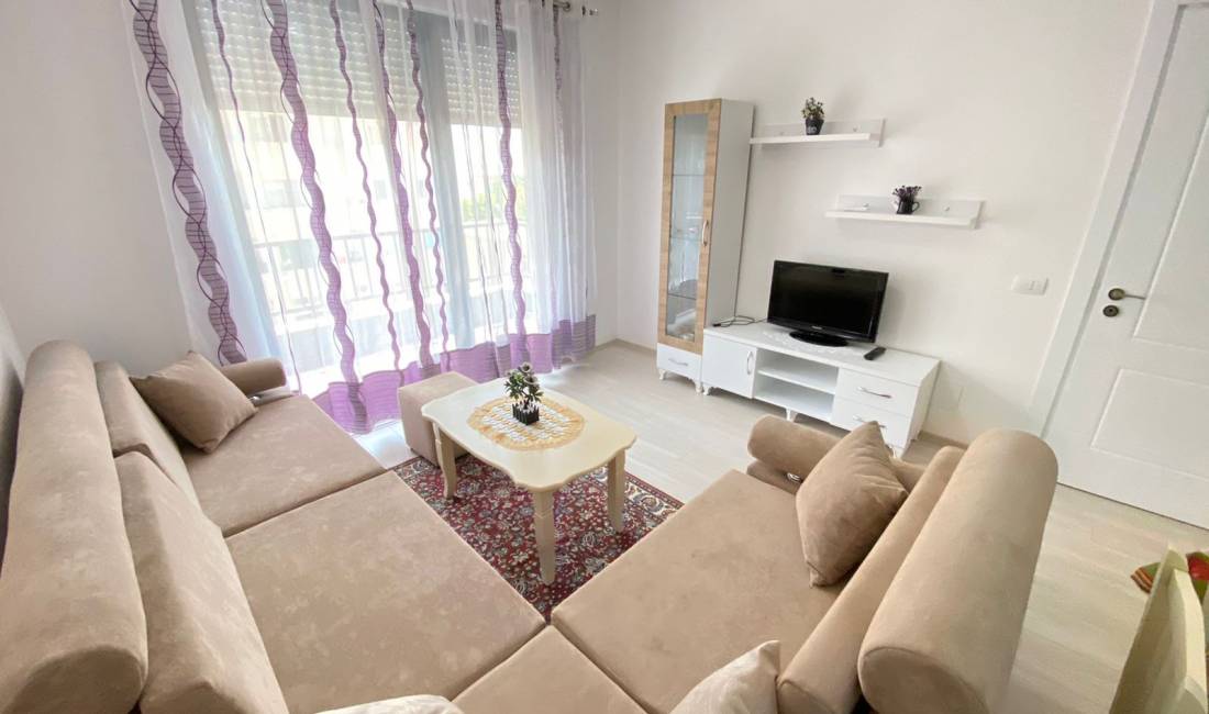 Shtepi me qera Apartament ne Tirane, 2+1, Mobilimi E mobiluar, Pagesa 500  Euro.