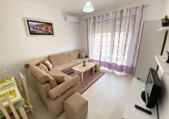 Shtepi me qera Apartament ne Tirane, 2+1, Mobilimi E mobiluar, Pagesa 500  Euro.