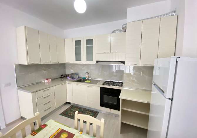 Shtepi me qera Apartament ne Tirane, 2+1, Mobilimi E mobiluar, Pagesa 500  Euro.