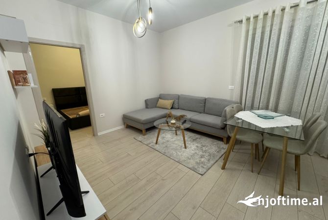 Shtepi me qera 1+1 ne Tirane - 50,000 Leke