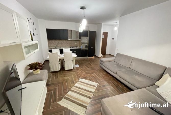Shtepi me qera 1+1 ne Tirane - 450 Euro