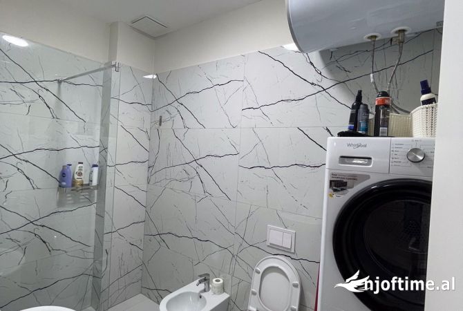 Shtepi me qera Apartament ne Tirane, 2+1, Mobilimi E mobiluar, Pagesa 1,200  Euro.