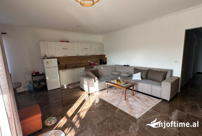 Shtepi ne shitje Apartament ne Tirane, 2+1, Mobilimi E mobiluar, Pagesa 130,000  Euro.