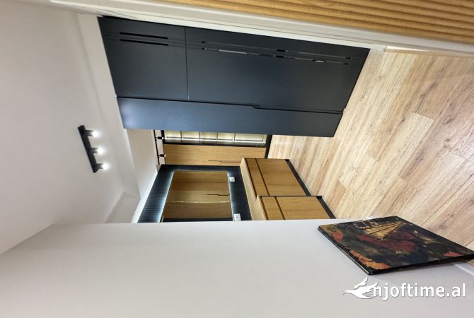 Shtepi me qera Apartament ne Tirane, 2+1, Mobilimi E mobiluar, Pagesa 1,000  Euro.