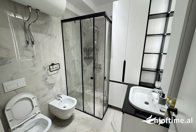 Shtepi me qera Apartament ne Tirane, 2+1, Mobilimi E mobiluar, Pagesa 1,000  Euro.