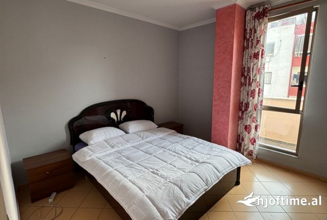 Shtepi ne shitje Apartament ne Tirane, 2+1, Mobilimi E mobiluar, Pagesa 115,000  Euro.