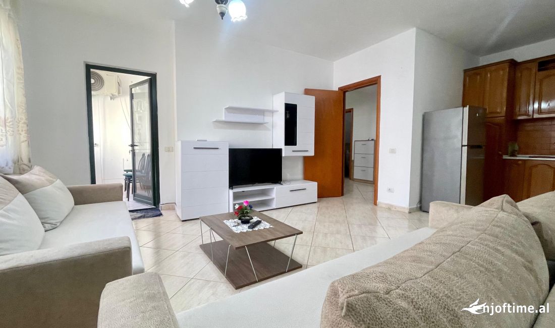 Shtepi ne shitje Apartament ne Tirane, 2+1, Mobilimi E mobiluar, Pagesa 210,000  Euro.