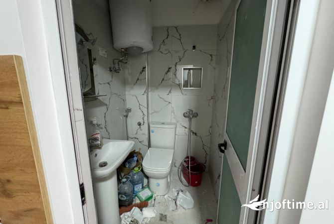 Shtepi me qera Apartament ne Tirane, Garsoniere, Mobilimi E mobiluar, Pagesa 400  Euro.