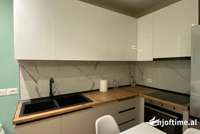 Shtepi me qera Apartament ne Tirane, 1+1, Mobilimi E mobiluar, Pagesa 55,000  Leke.