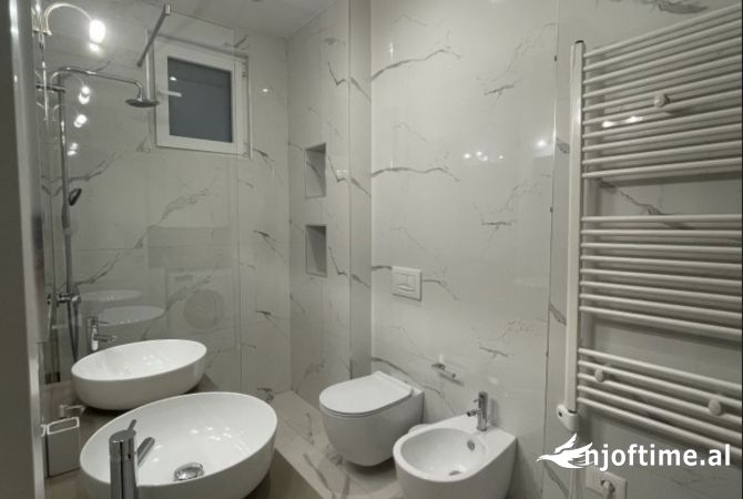 Shtepi me qera Apartament ne Tirane, 2+1, Mobilimi E mobiluar, Pagesa 750  Euro.