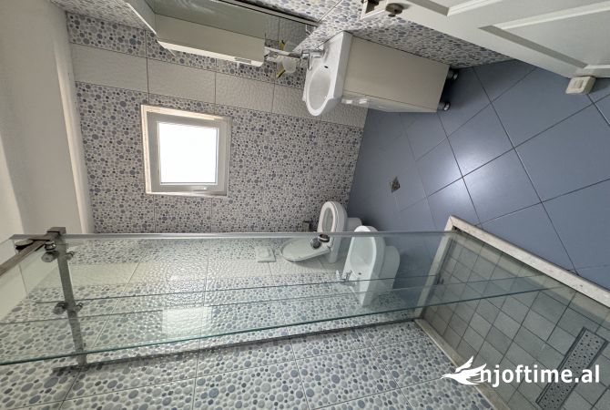 Shtepi me qera Vila Luksoze ne Tirane, 4+1, Mobilimi E mobiluar, Pagesa 2,000  Euro.