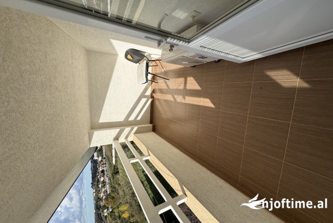 Shtepi me qera Vila Luksoze ne Tirane, 4+1, Mobilimi E mobiluar, Pagesa 2,000  Euro.