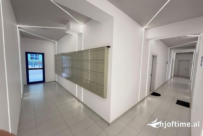 Shtepi ne shitje Apartament ne Tirane, 1+1, Mobilimi Bosh, pa mobiluar, Pagesa 85,000  Euro.