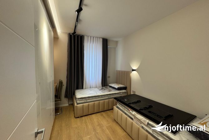 Shtepi me qera Apartament ne Tirane, 2+1, Mobilimi E mobiluar, Pagesa 1,200  Euro.