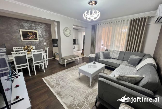Shitet apartament  2+1 Prane Selvise 