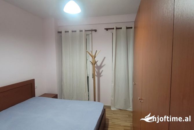 Shtepi me qera Apartament ne Tirane, 2+1, Mobilimi E mobiluar, Pagesa 57,000  Leke.