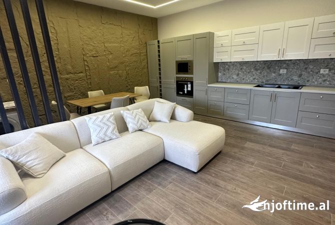 Shtepi me qera 1+1 ne Tirane - 60,000 Leke