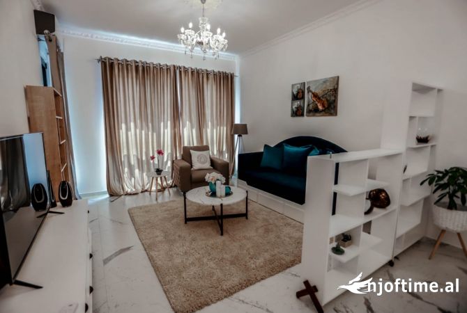 Shtepi me qera 1+1 ne Tirane - 80,000 Leke