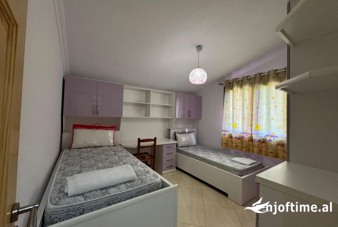 Shtepi me qera Apartament ne Tirane, 2+1, Mobilimi E mobiluar, Pagesa 700  Euro.