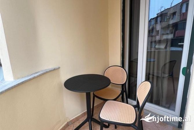 Shtepi me qera Apartament ne Tirane, 1+1, Mobilimi E mobiluar, Pagesa 750  Euro.