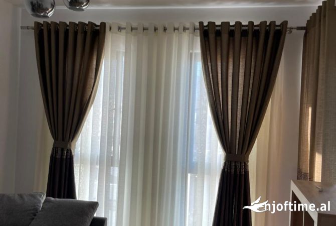 Shtepi me qera Apartament ne Tirane, 1+1, Mobilimi E mobiluar, Pagesa 550  Euro.