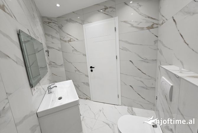 Shtepi ne shitje Apartament ne Tirane, 1+1, Mobilimi E mobiluar, Pagesa 135,000  Euro.