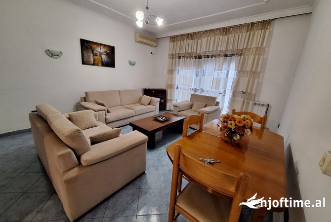Shtepi me qera Apartament ne Tirane, 2+1, Mobilimi E mobiluar, Pagesa 42,000  Leke.