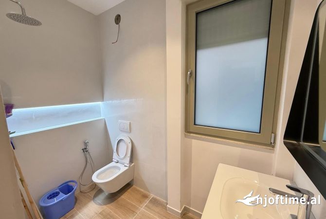 Shtepi me qera 2+1 ne Tirane - 70,000 Leke