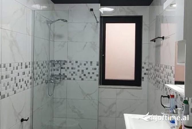 Shtepi me qera Apartament ne Tirane, 1+1, Mobilimi E mobiluar, Pagesa 550  Euro.