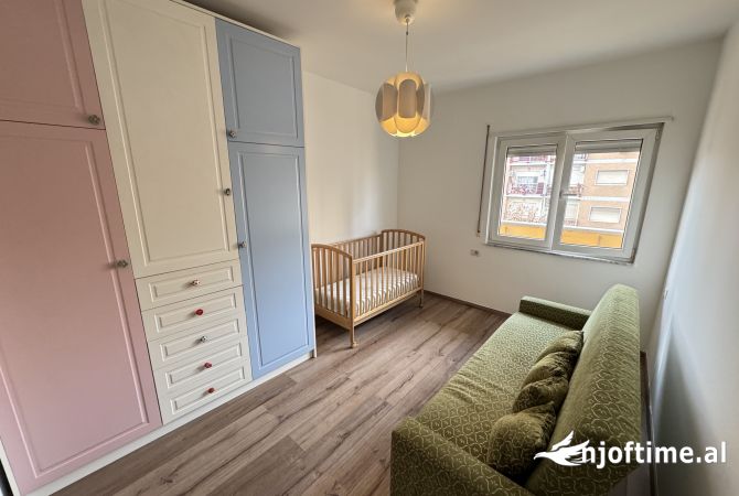 Shtepi me qera Apartament ne Tirane, 2+1, Mobilimi E mobiluar, Pagesa 700  Euro.