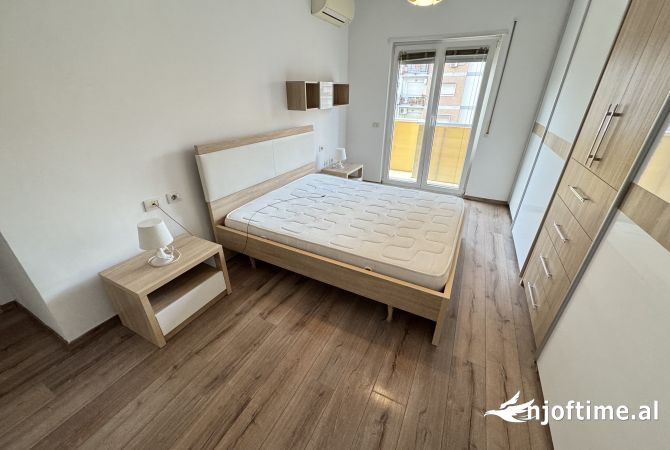 Shtepi me qera Apartament ne Tirane, 2+1, Mobilimi E mobiluar, Pagesa 700  Euro.