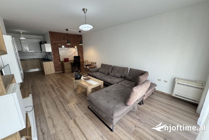 Shtepi me qera 2+1 ne Tirane - 700 Euro