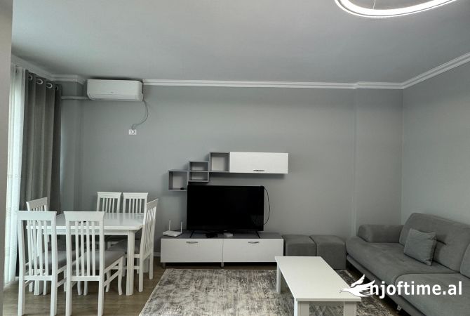 Shtepi me qera 1+1 ne Tirane - 40,000 Leke